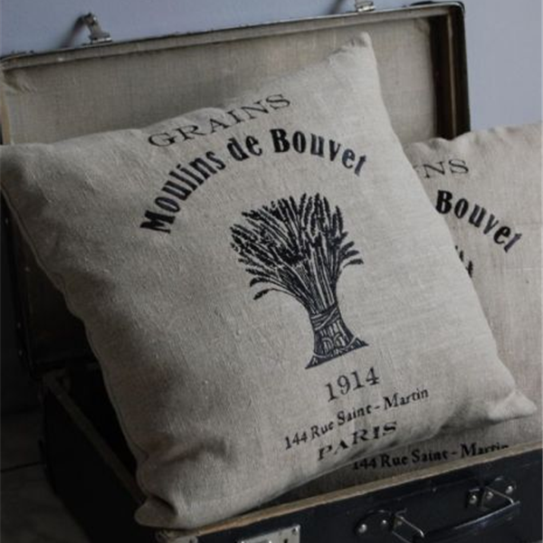 Moulins de Bouvet - poszewki w stylu vintage - haftowane