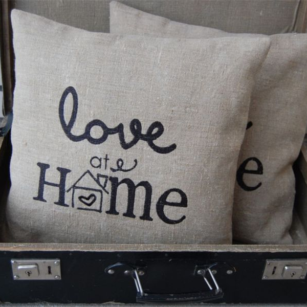 Poszewki "Love at home" - haftowane